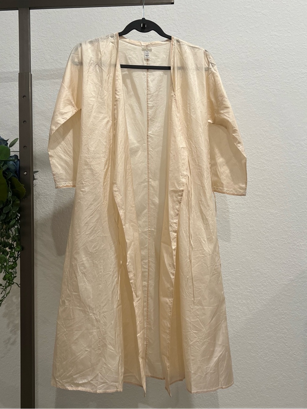 Light Cream Lightweight Duster Cardigan Sz 2 (item D4)